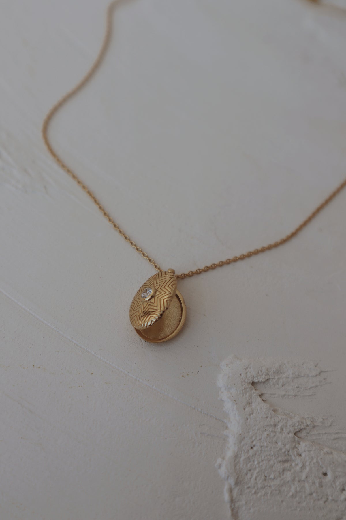 Carson Star Locket Necklace - Vermeil