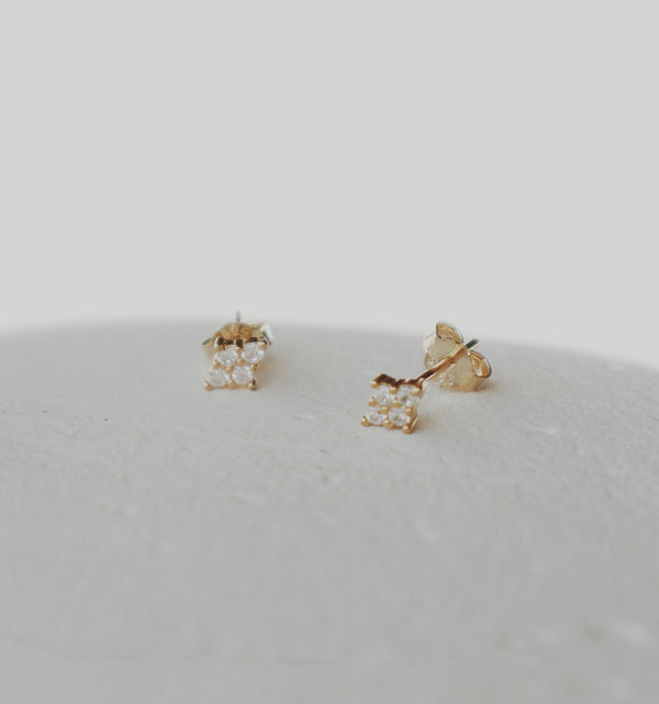 Twinkling Lights Stud Earrings