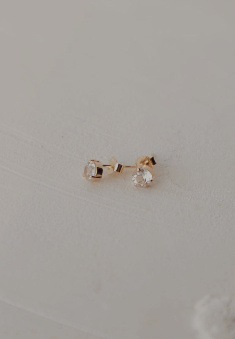 10k Olivia Round Stud Earrings