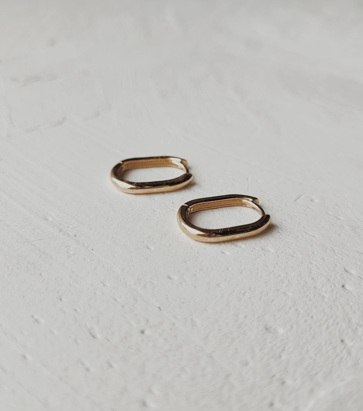 10k Elongated Huggie Hoop Earrings