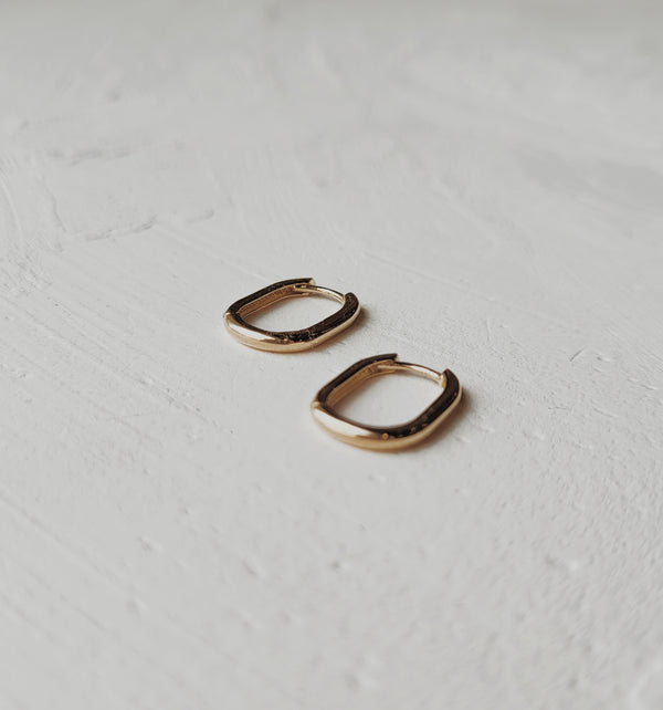 10k Elongated Huggie Hoop Earrings