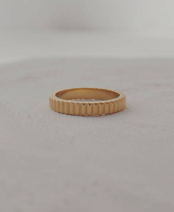 Sophia Scalloped Ring