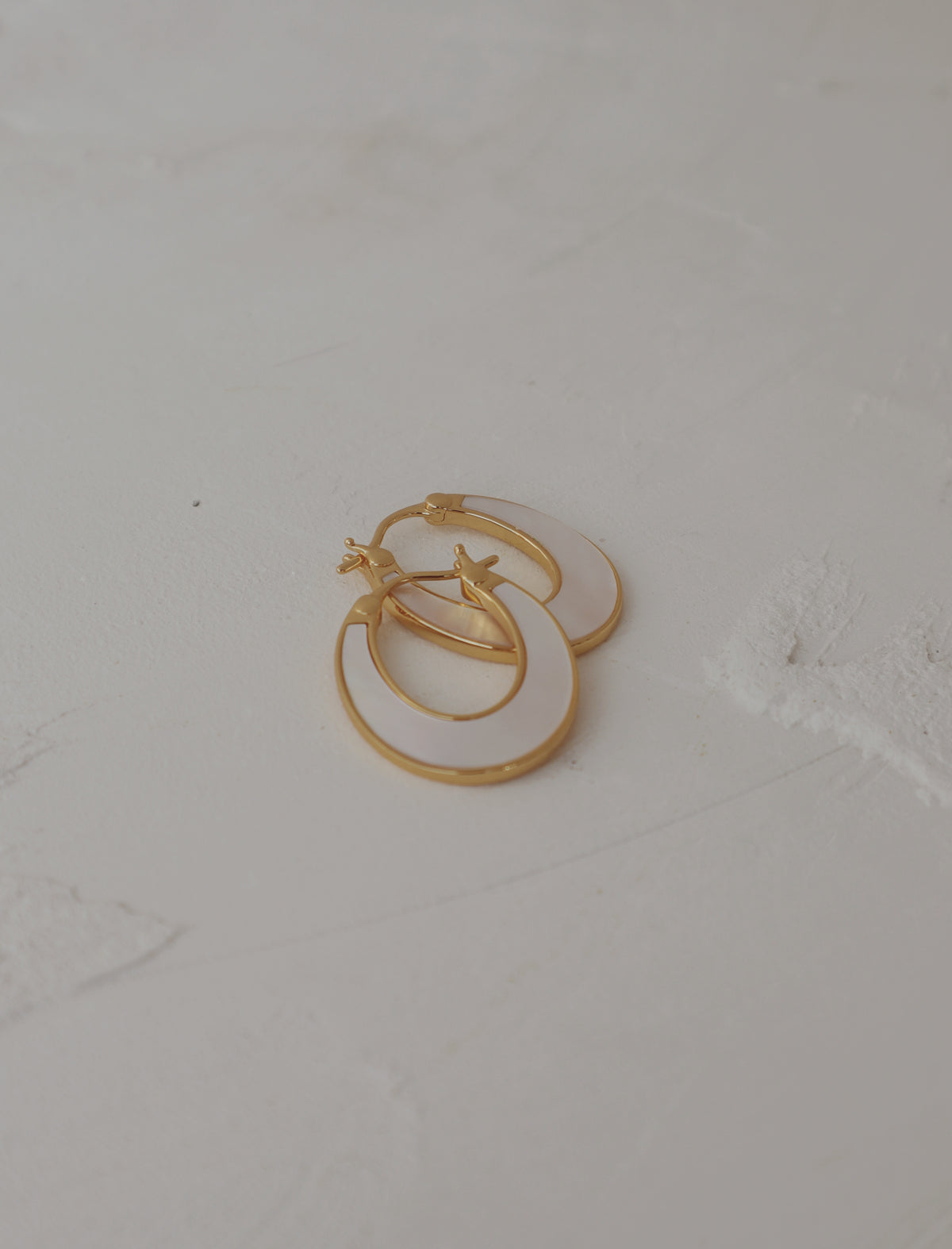 Mara Mother of Pearl Hoop Earrings - Vermeil