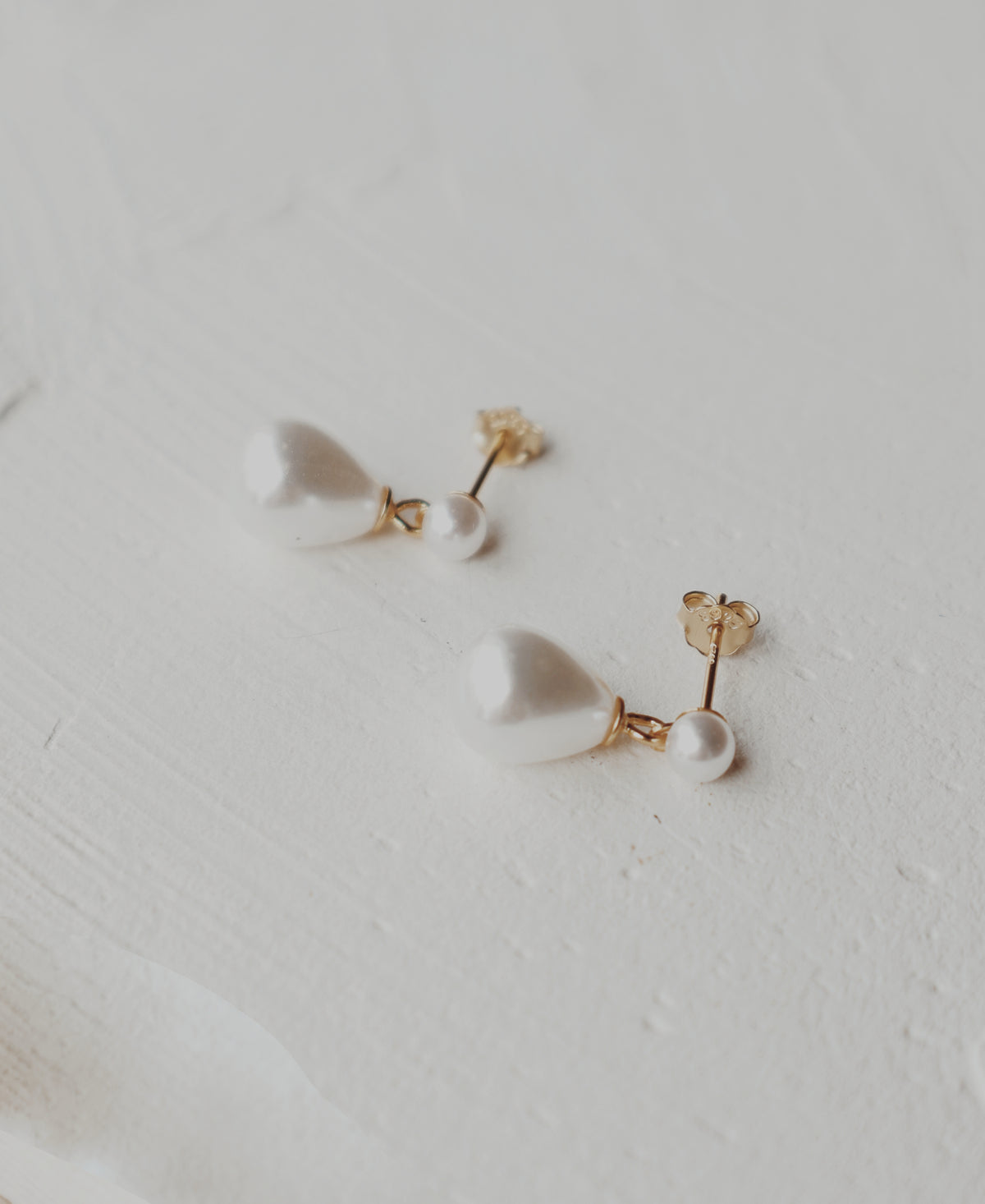Ava Pearl Stud Earrings