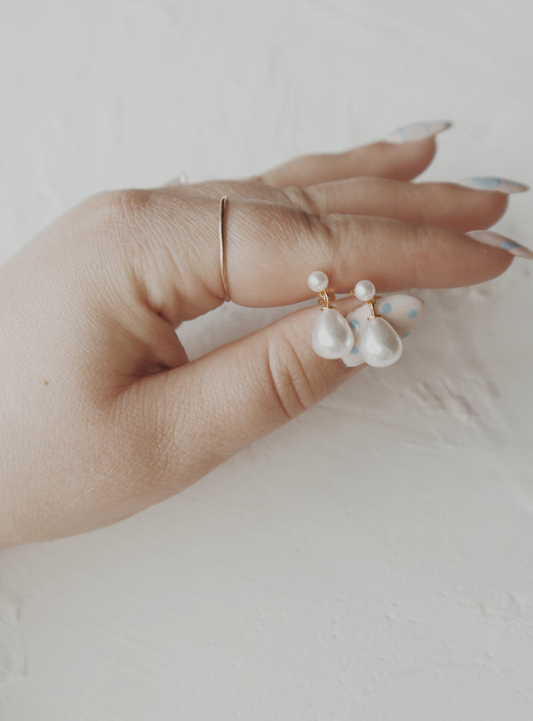Ava Pearl Stud Earrings