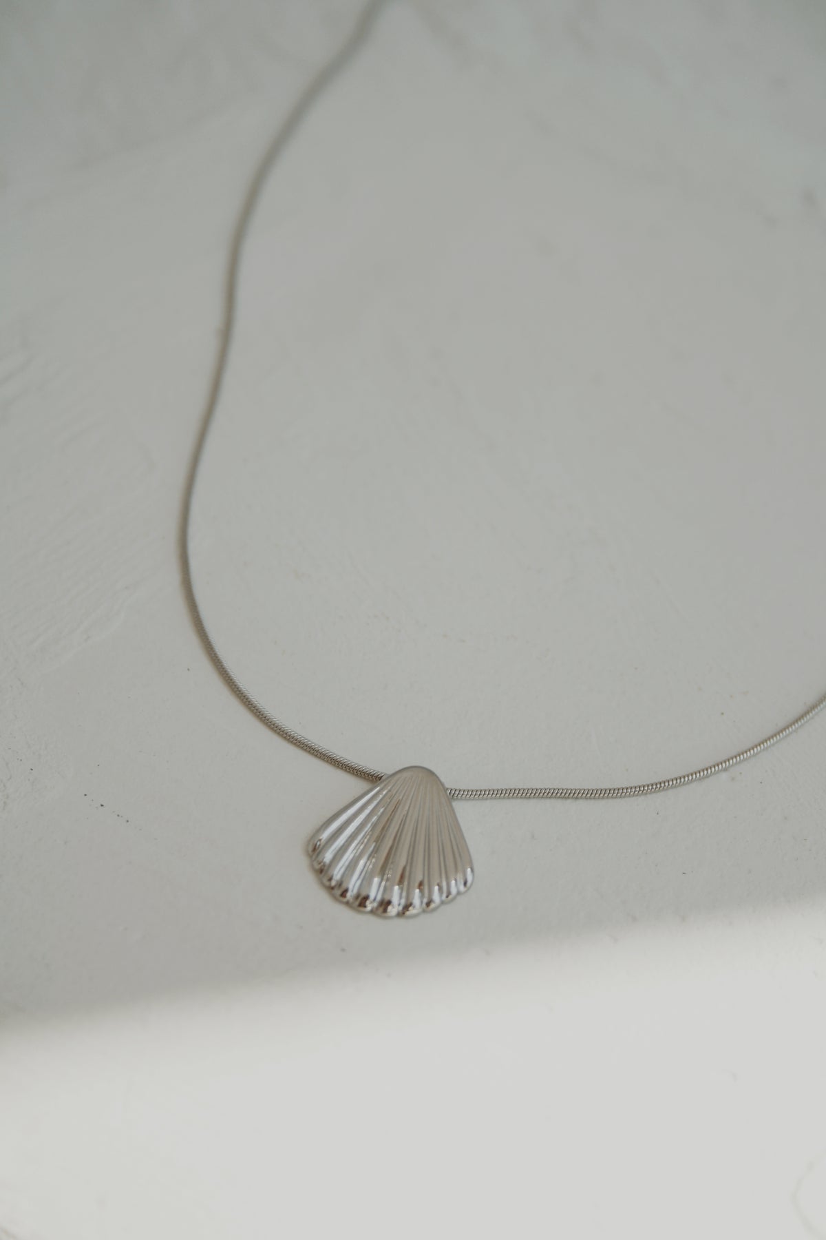 Hana Clamshell Necklace