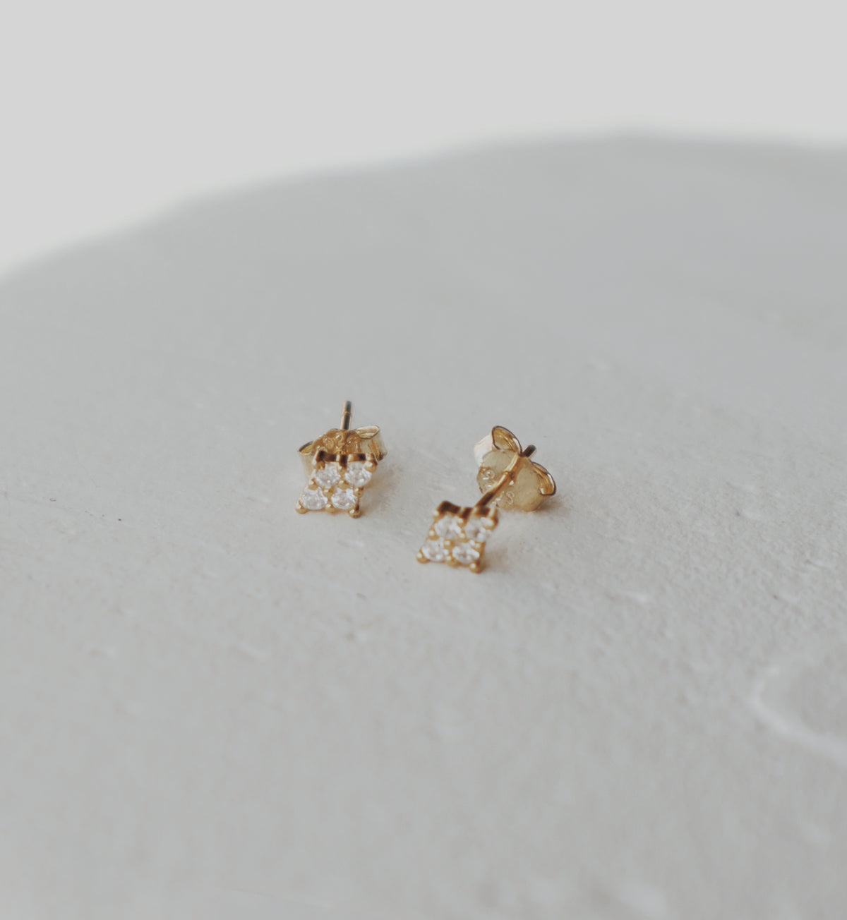 Twinkling Lights Stud Earrings